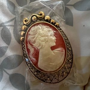 Cameo pin